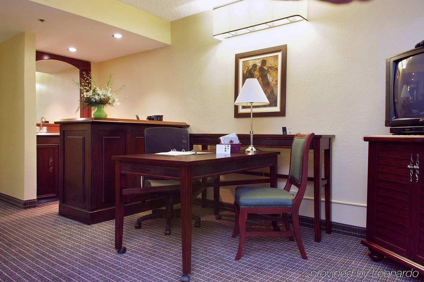 Embassy Suites Baton Rouge Interiér fotografie