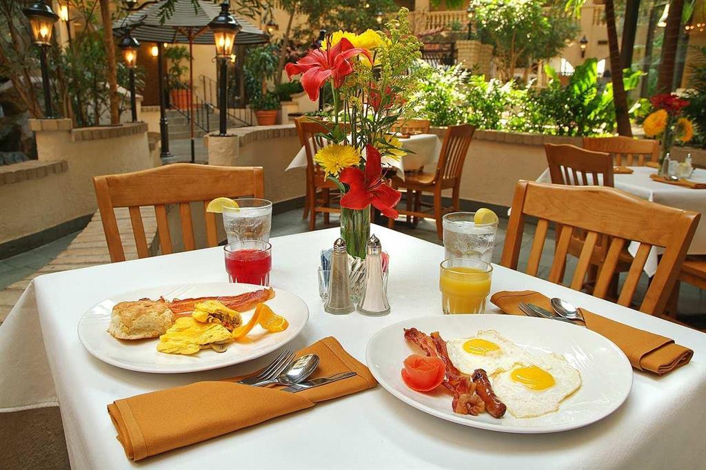 Embassy Suites Baton Rouge Restaurace fotografie